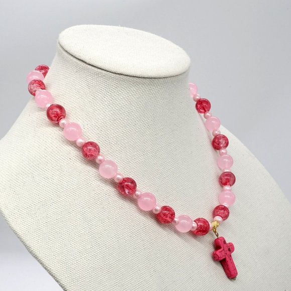 Necklace with rose Quartz, crackled glass beads and Pearls.Cross stone charm. - Picture 3 of 3